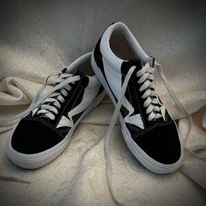 Vans Black and White Men's Skateboard Sneakers